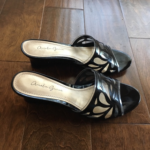 NWOT( worn for 2 hours inside) - Picture 2 of 3